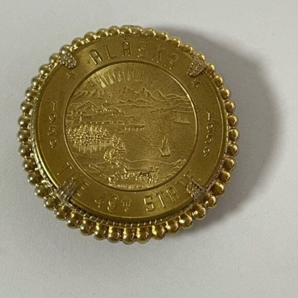 Vintage souvenir token coin Alaska 49th State Golden Good dollar Bolo Tie Clip E - Picture 1 of 2